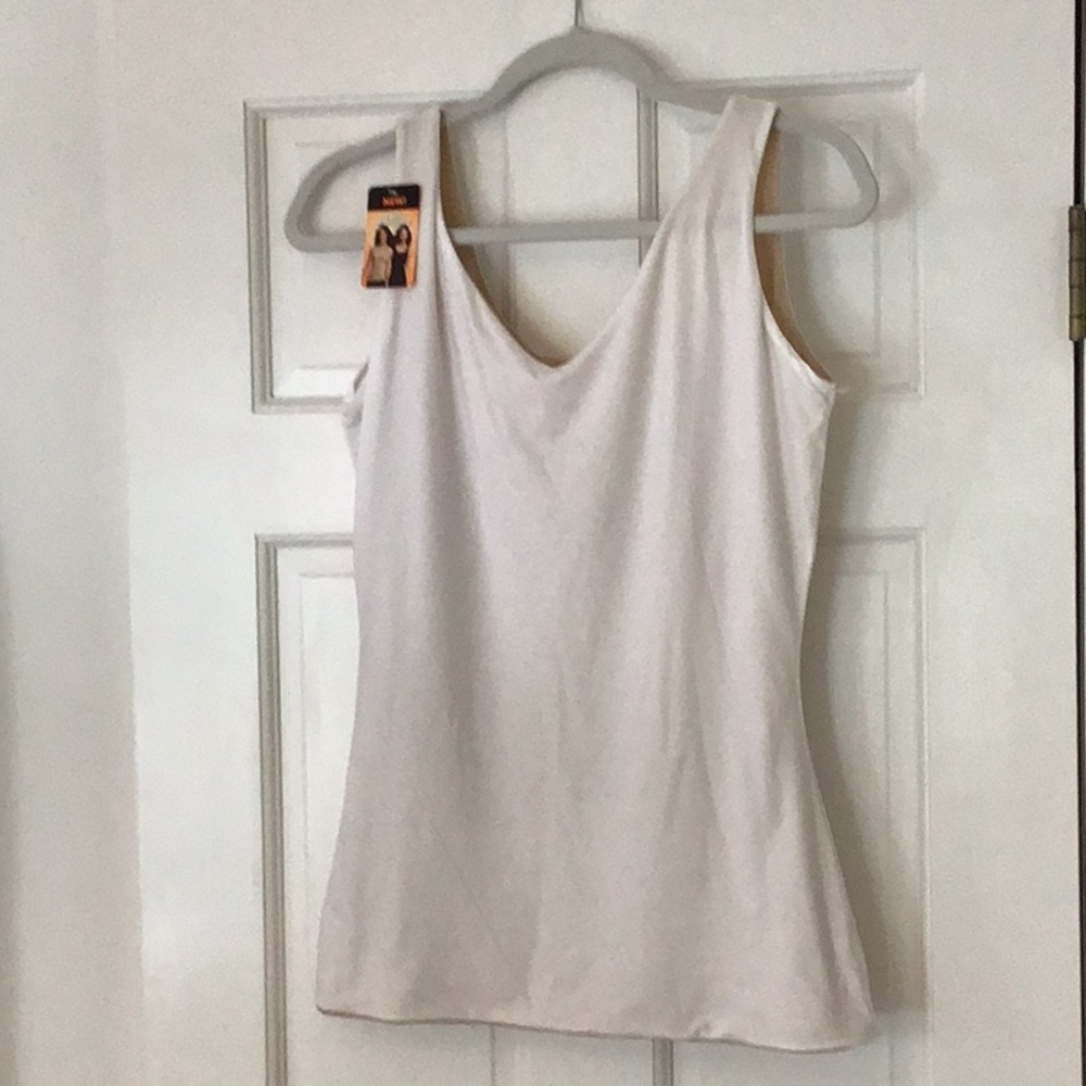 Women’s White Scoop Neck Tank Top - Brand: 4 way reversible